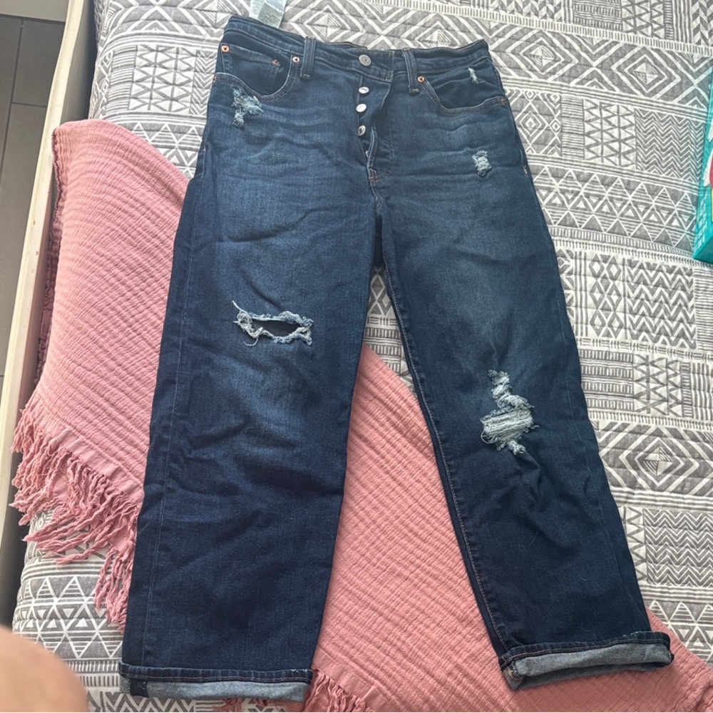 Levi’s Ribcage Straight Ankle Women's Distressed Blue Jeans Size 29 NWOT